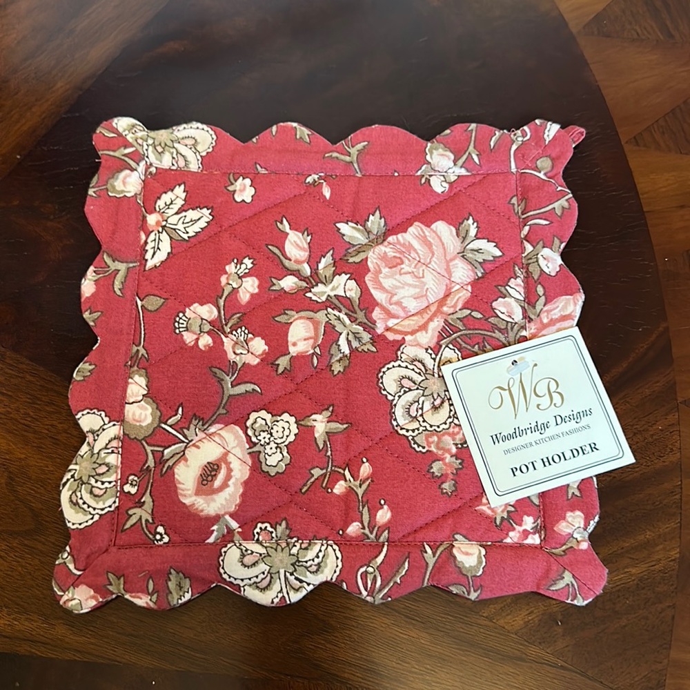 NWT Woodbridge Pot Holder